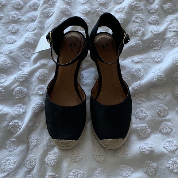 BNWT - Espadrilles Wedge - Picture 2 of 3